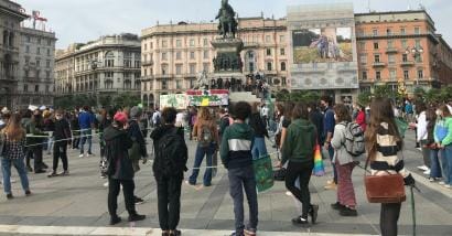 La battaglia per il clima in tempi di pandemia: i Fridays For Future tornano in piazza - Reportage