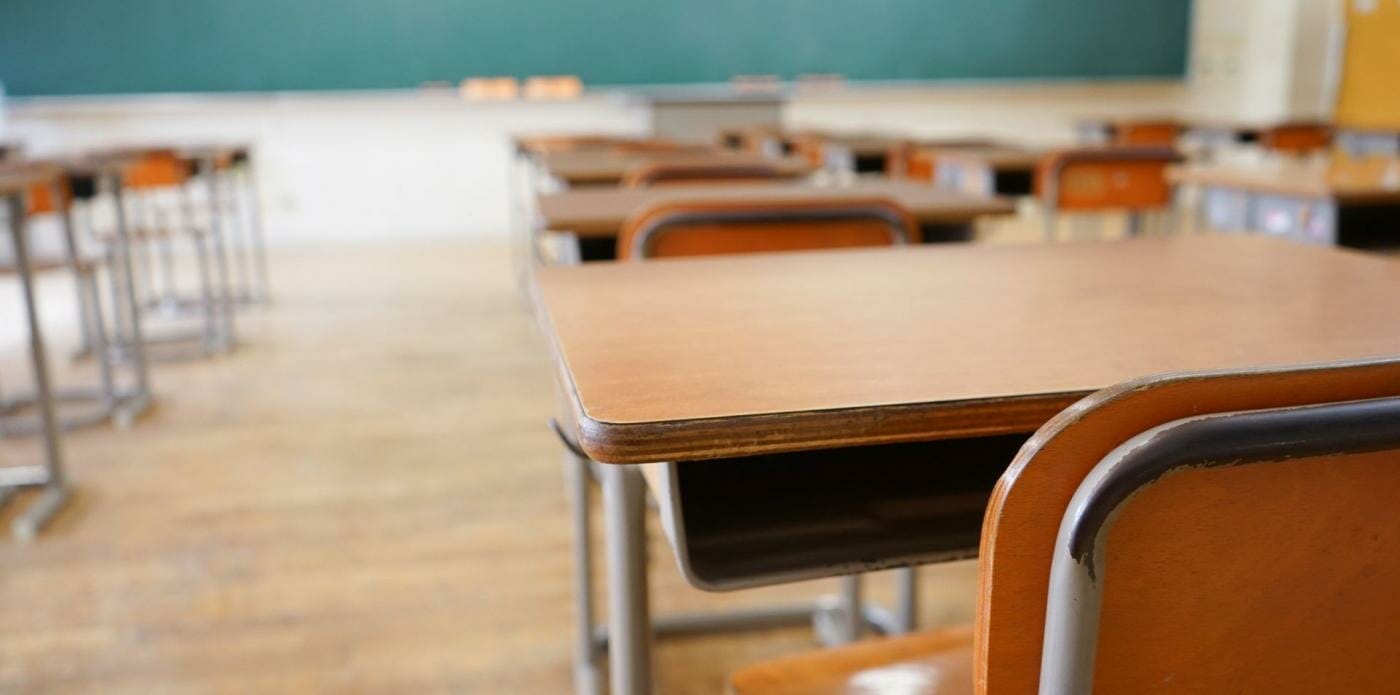 scuola chiusa scuole chiuse covid aula vuota classe