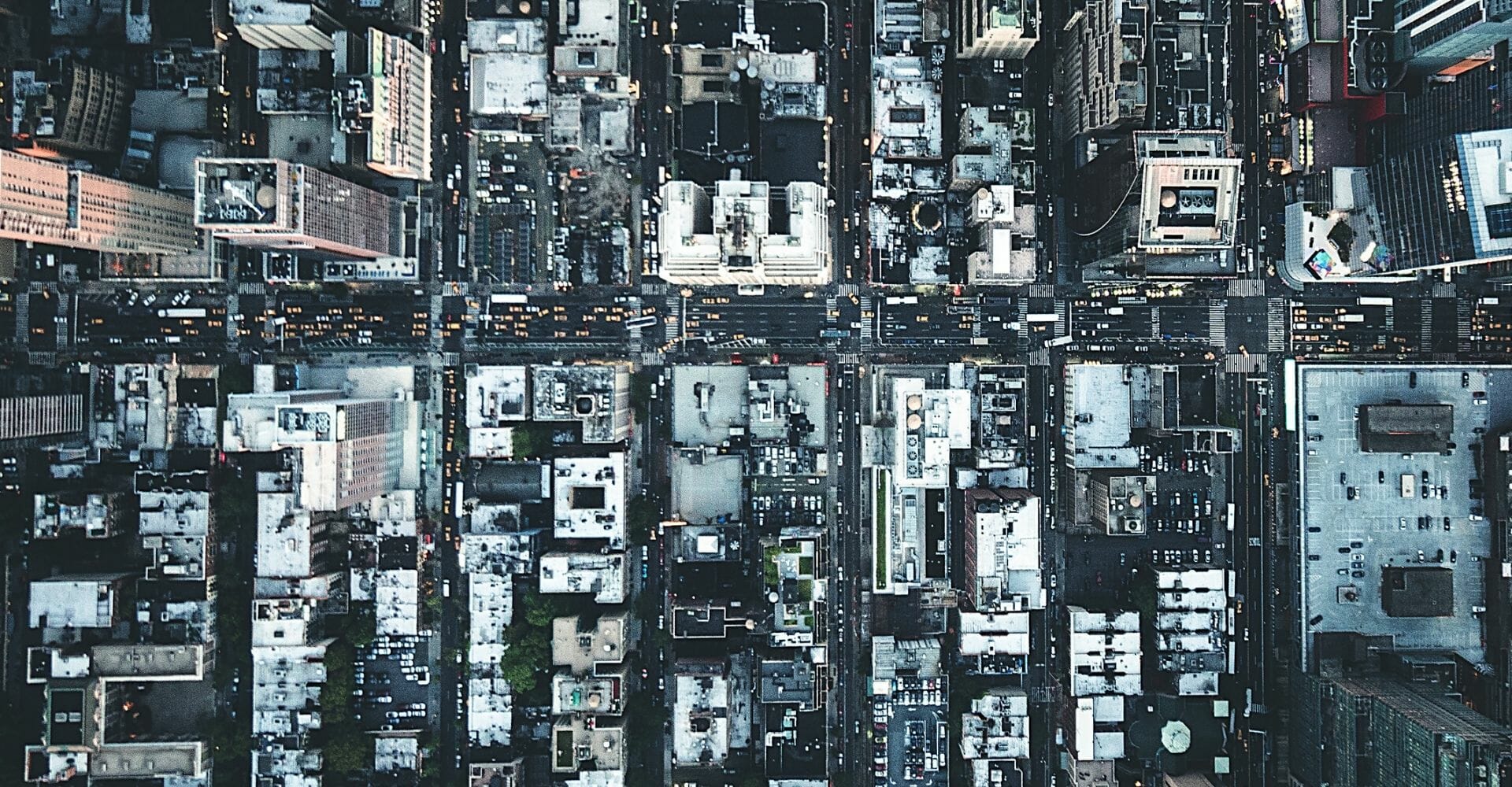I nomi delle strade contano. Il saggio che decostruisce i significati delle nostre città