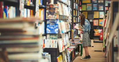 Un 2021 molto positivo per il mercato del libro. Bene l'online, tengono le librerie fisiche