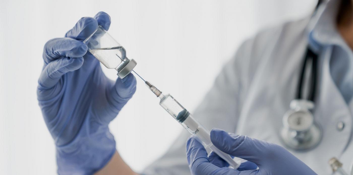 vaccini. mai così temuti, mai così attesi
