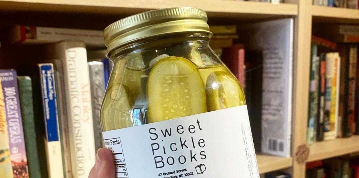 New York: in libreria testi usati e… sottaceti
