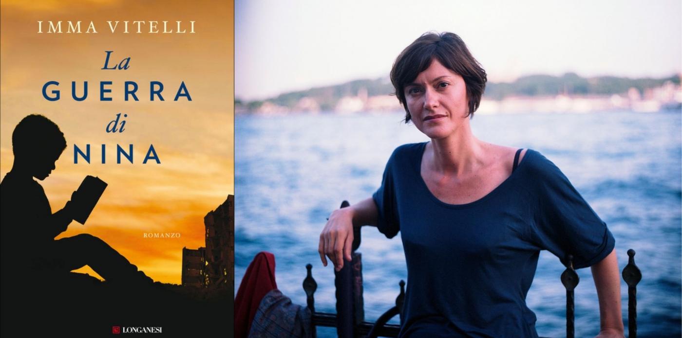 La giornalista Imma Vitelli e la copertina del libro La guerra di Nina