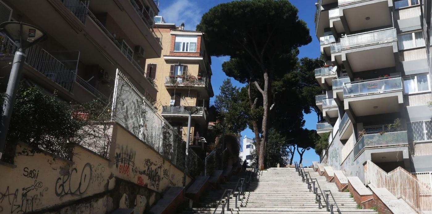 Una delle scalinate del quartiere Monteverde di Roma