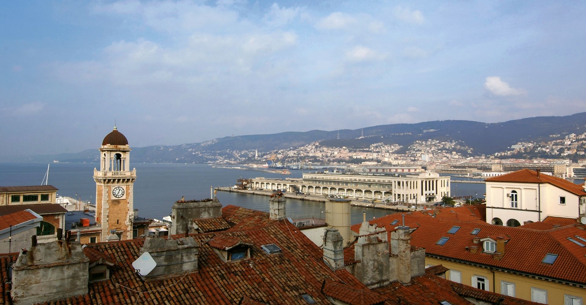 Veduta aerea della città di Trieste