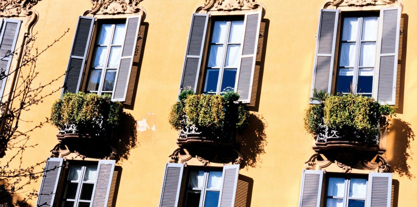 Veduta di un palazzo tipico milanese