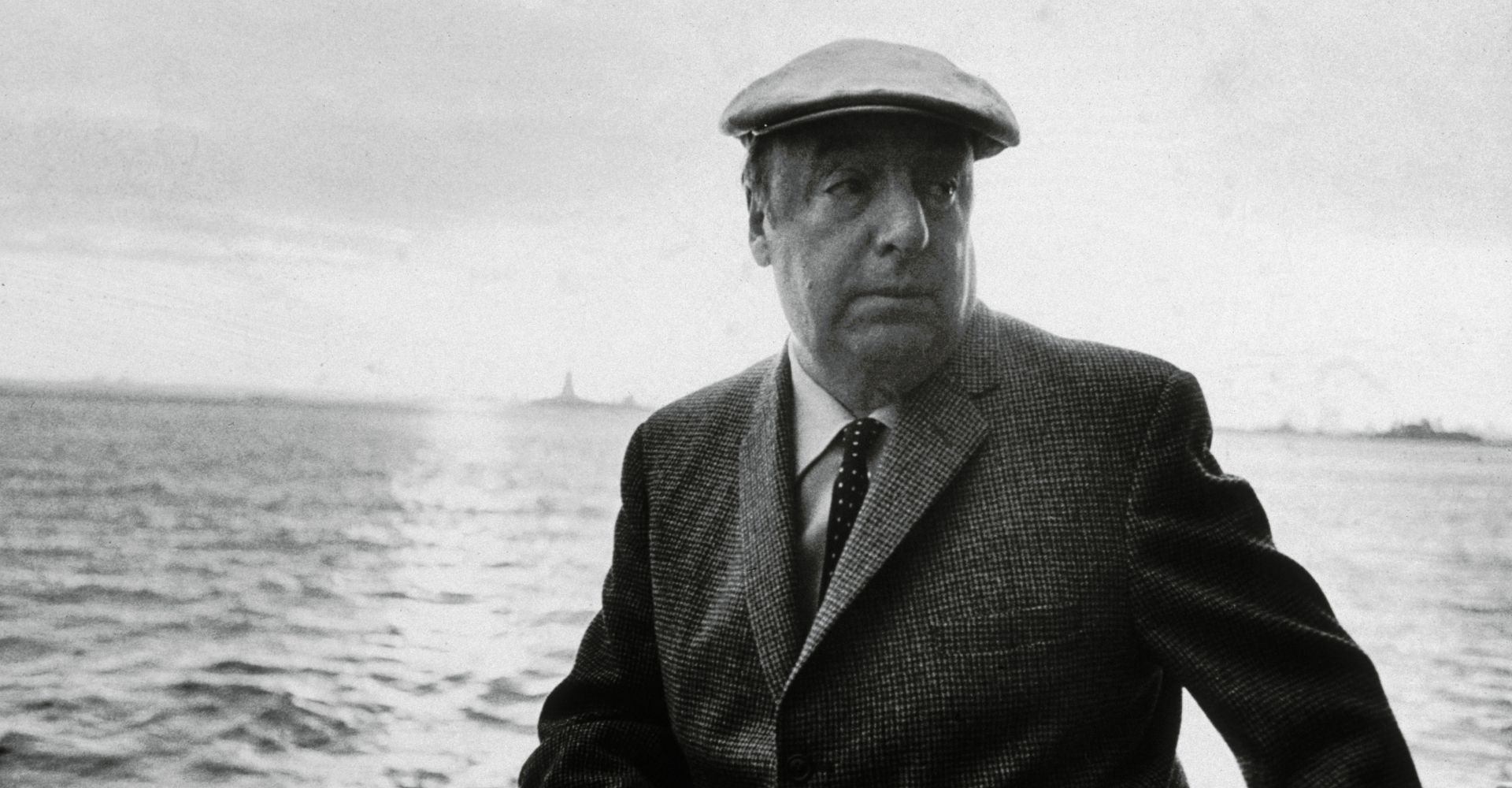 Mezzo busto dello scrittore Pablo Neruda