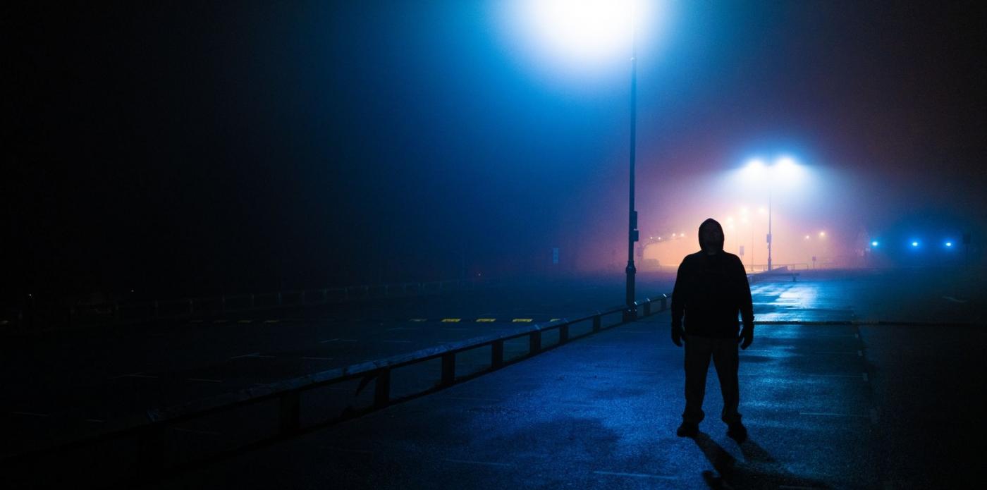 Thriller nebbia notte ponte atmosfere insolite