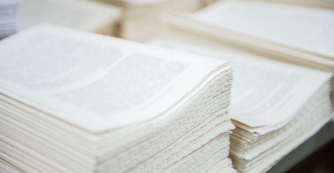 Mandiamo le copie al macero e lo ristampiamo, oppure lo teniamo così?