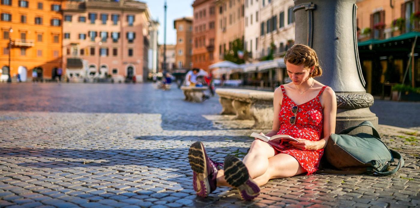 donna legge libro lettura letteratura libri lettura lettrice