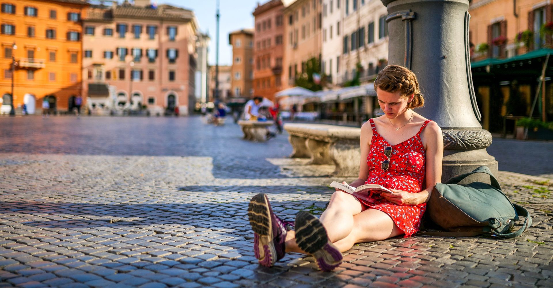 donna legge libro lettura letteratura libri lettura lettrice