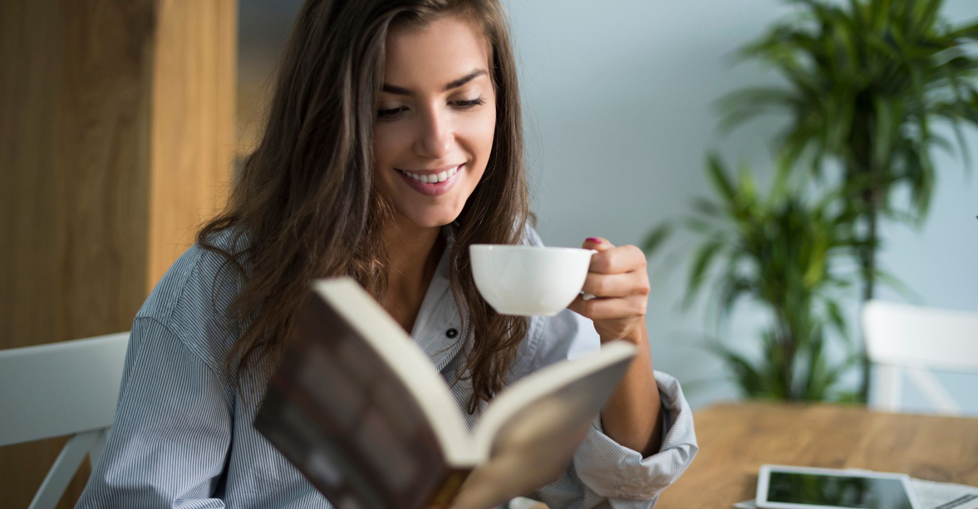 leggere lettura lettori lettore libro libri lettrice tè caffè