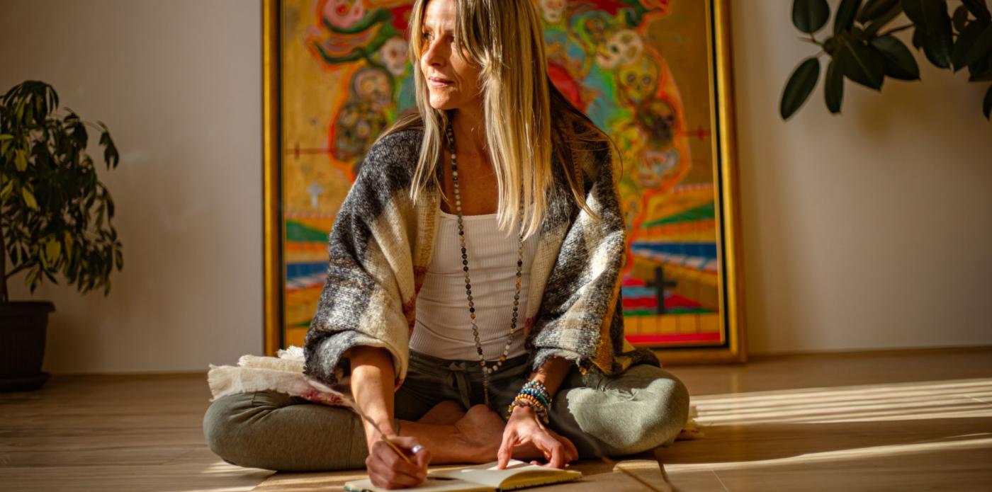Il viaggio dell’eroe attraverso il corpo: cos’hanno in comune yoga e scrittura creativa?