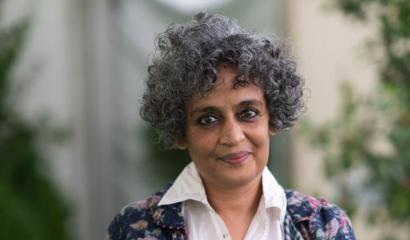 La scrittrice Arundhati Roy sotto accusa in India per un suo discorso del 2010