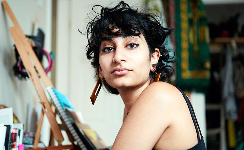 Fatimah Asghar nella foto di Jason Riker
