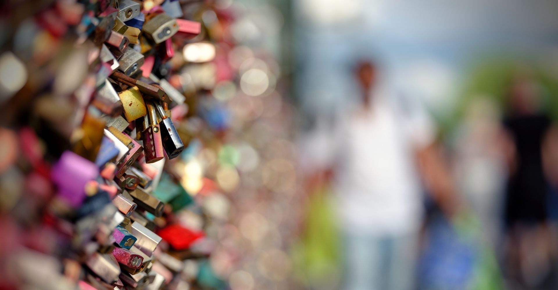 "Basta lucchetti, all'amore servono simboli nuovi..."