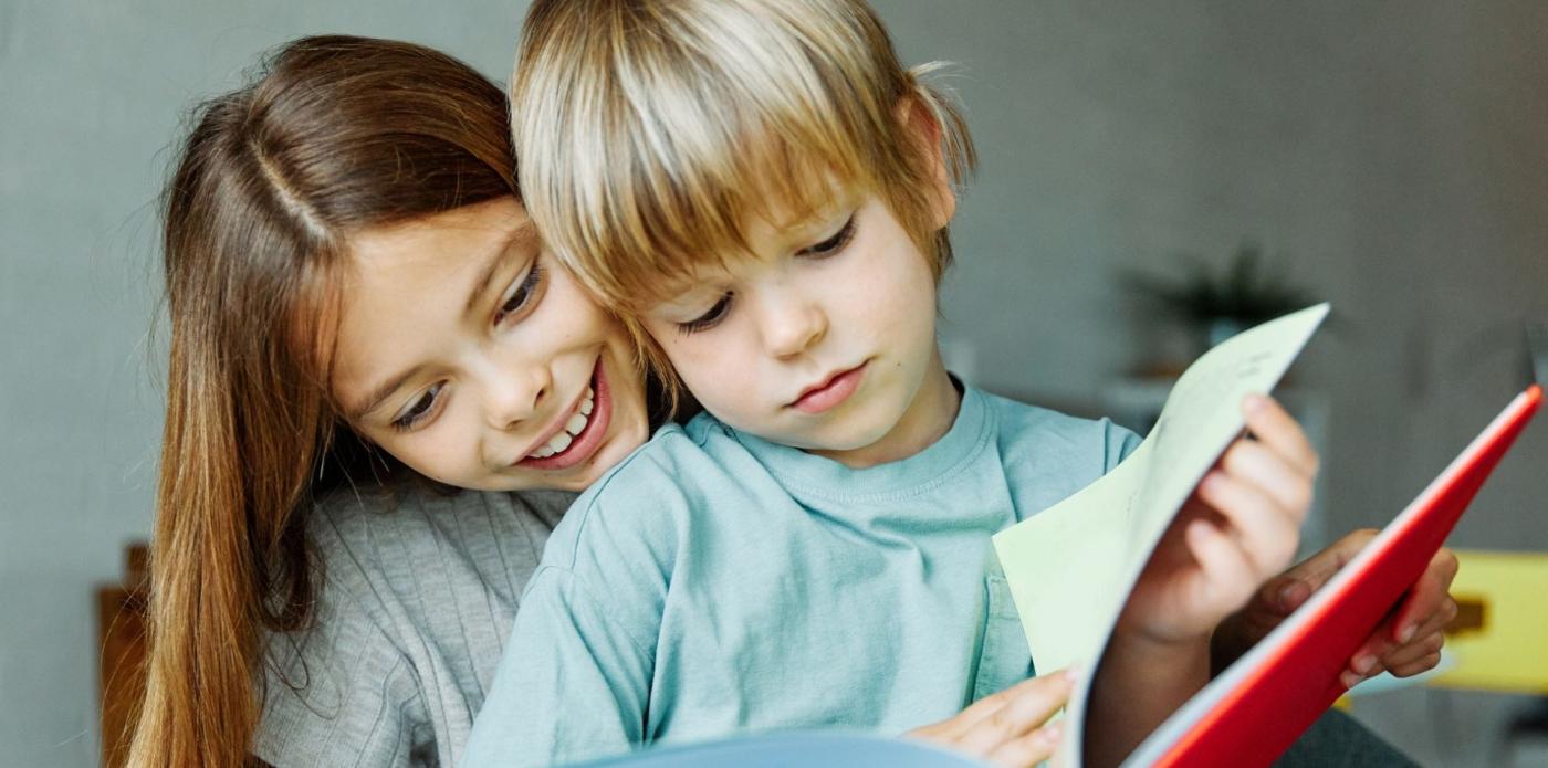 bambini, studio, scuola, libri, libro, bambina, bambino, lettura, leggere, ragazzi (2)