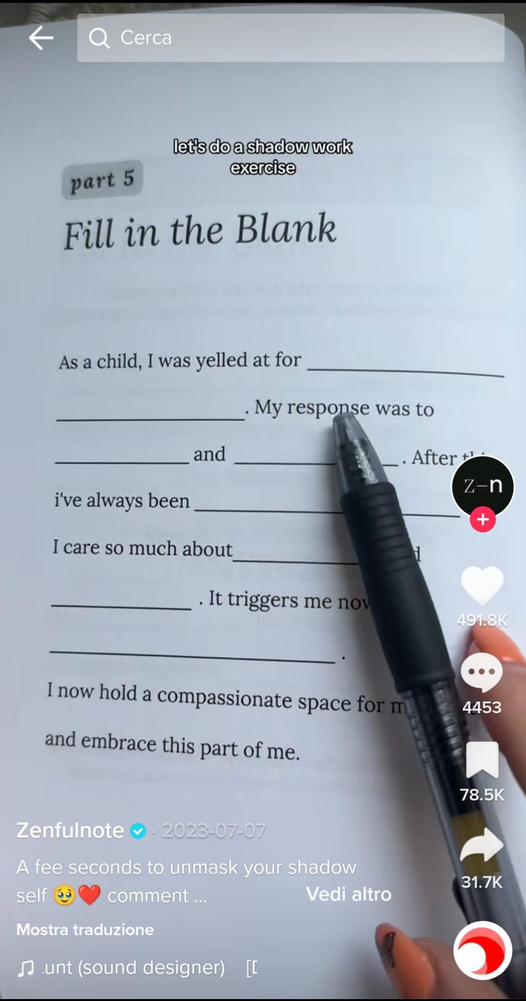 Lo screen di un TikTok che mostra il contenuto di uno Shadow Work Journal