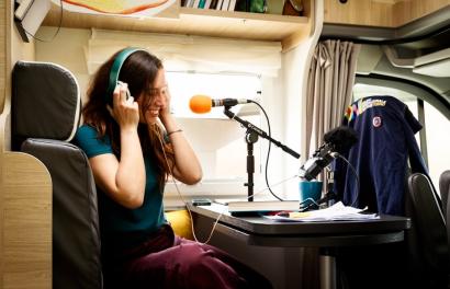 Viaggio (d'autore) verso il Salone del libro di Torino: il podcast itinerante (a bordo del camper)
