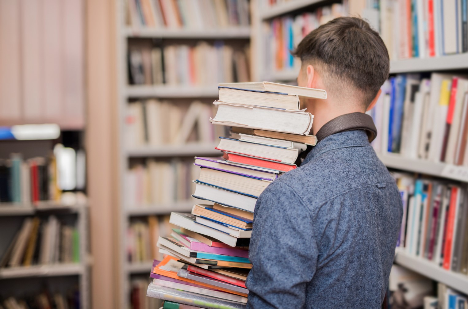 Dal 7 al 16 novembre festa per i 10 anni di #ioleggoperché, per donare nuovi libri alle biblioteche scolastiche