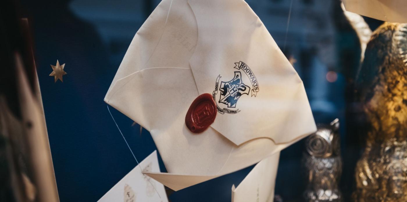 la lettera di hogwarts, uno dei gadget di harry potter