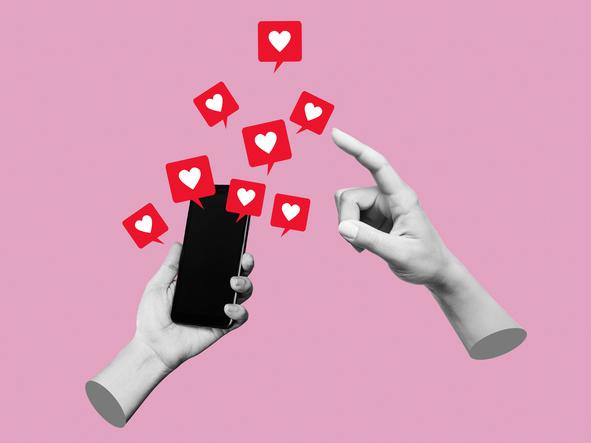social il libraio (nell'immagine un collage con delle mani che tengono in mano un telefono e notifiche a cuori)
