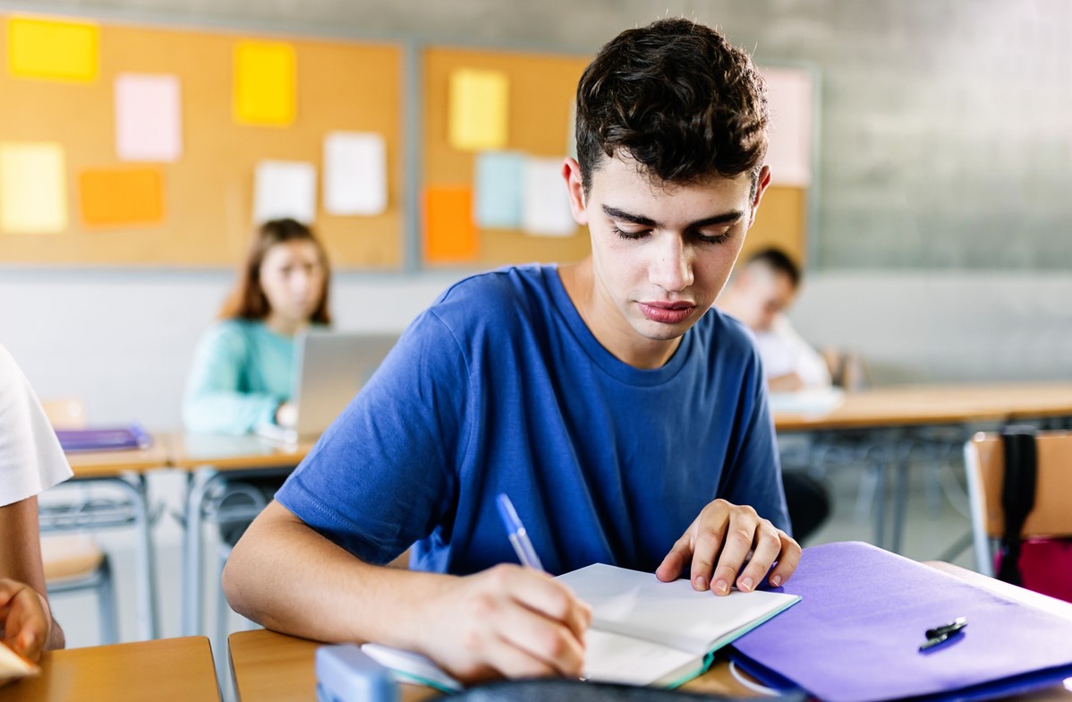 Saggi da leggere in classe alle superiori: tanti consigli per i docenti con Il Libraio Scuola