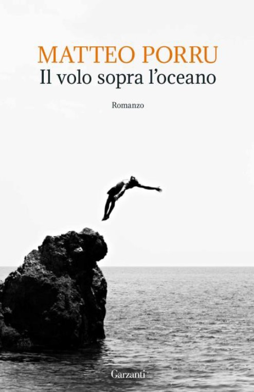 Copertina di "Il volo sopra l'oceano" di Matteo Porru, tra i libri da leggere 2025