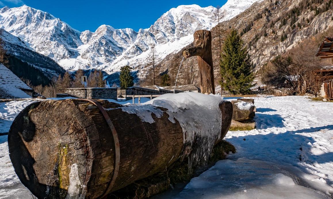 Un caffè letterario ai piedi della parete Est del Monte Rosa