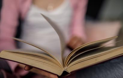 Libri, vendite in calo di oltre il 4% nel 2025. Cipolletta confermato alla presidenza dell'AIE