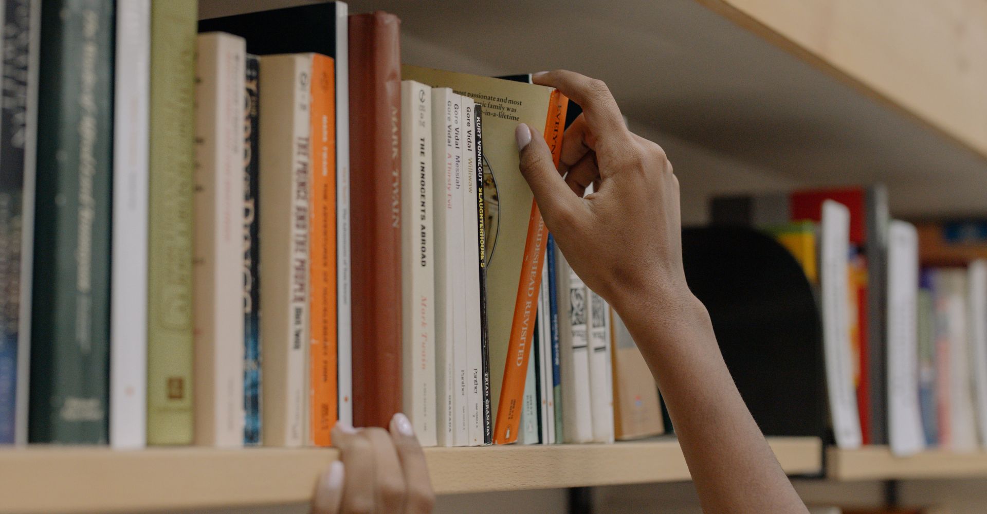 Ecco i 16 candidati al Premio Vero 2025 (che premia i libri giornalistici e divulgativi)