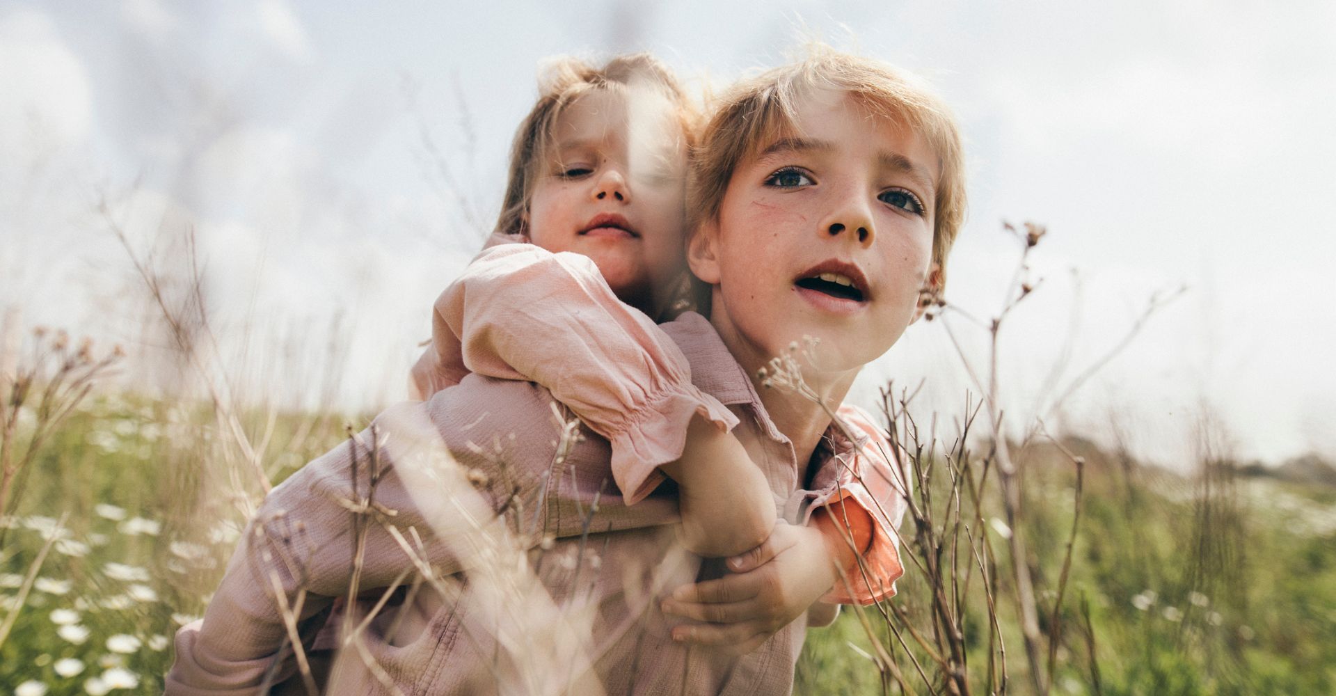 Alcune delle più belle frasi letterarie da dedicare a fratelli e sorelle
