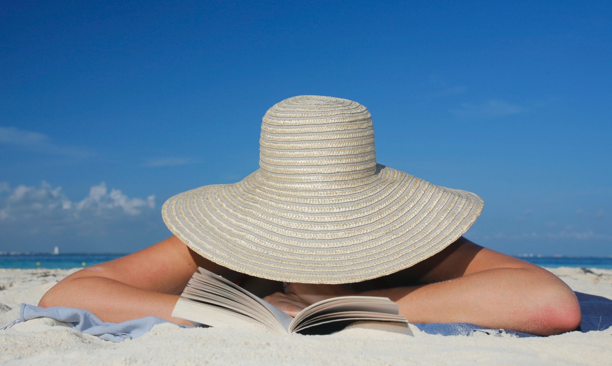 Oltre 250 libri da leggere per l’estate 2025: le novità consigliate