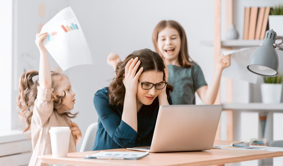 donne stress multitasking madre figli lavoro carriera
