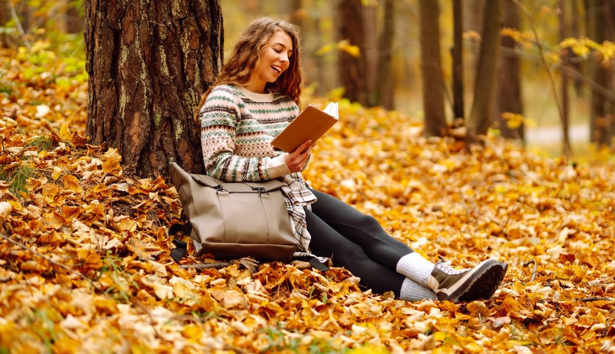 lettrice legge libro autunno Libri ultime uscite ottobre 2025