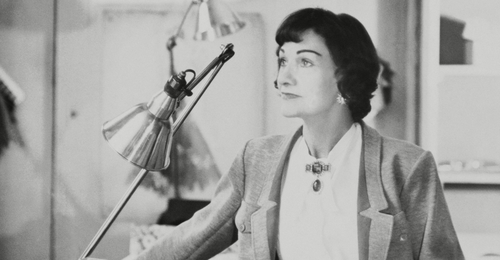 10 libri per (ri)scoprire il fascino intramontabile di Coco Chanel