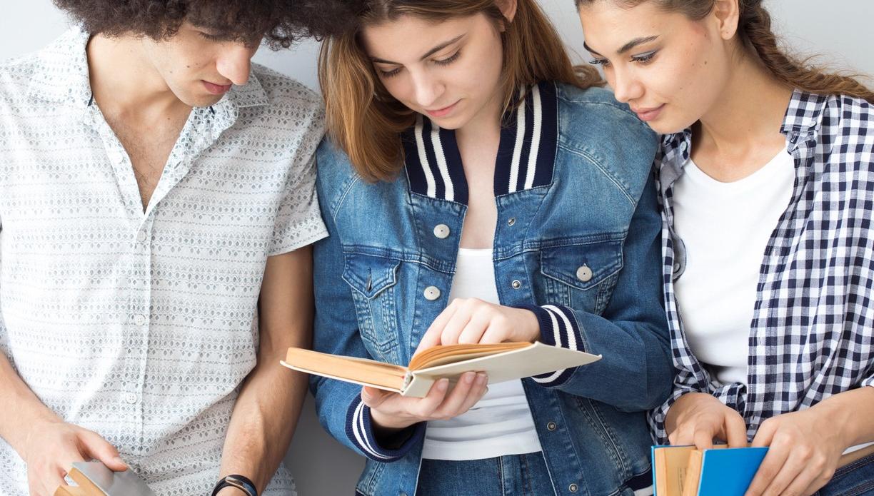 ragazzi leggoni libri il libraio scuola