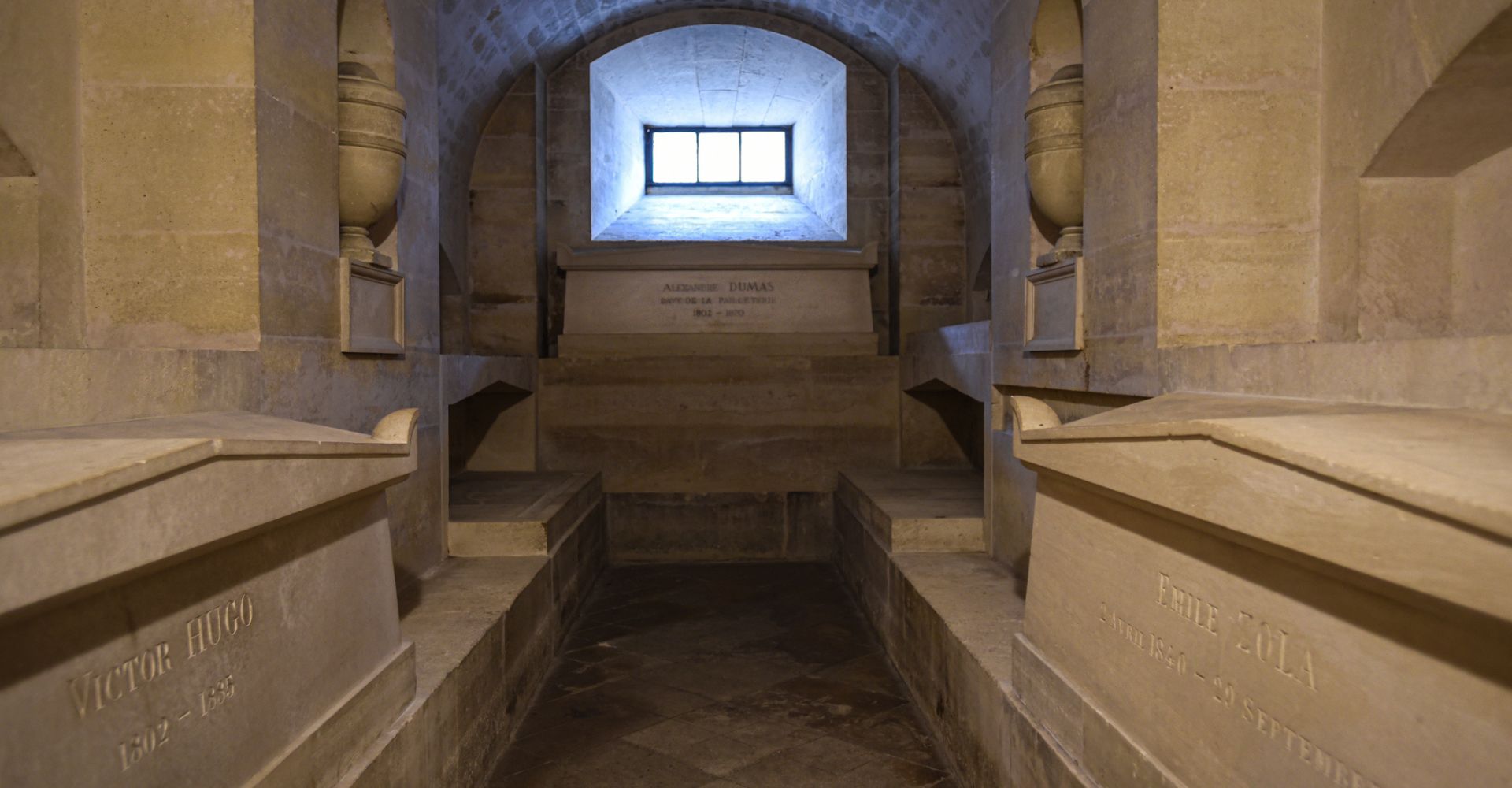 Le Tombe di Victor Hugo, Alexandre Dumas ed Emile Zola nella cripta del Pantheon