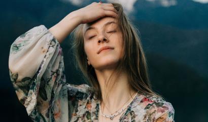 Manifesting: cos'è e come funziona il fenomeno TikTok per realizzare i desideri