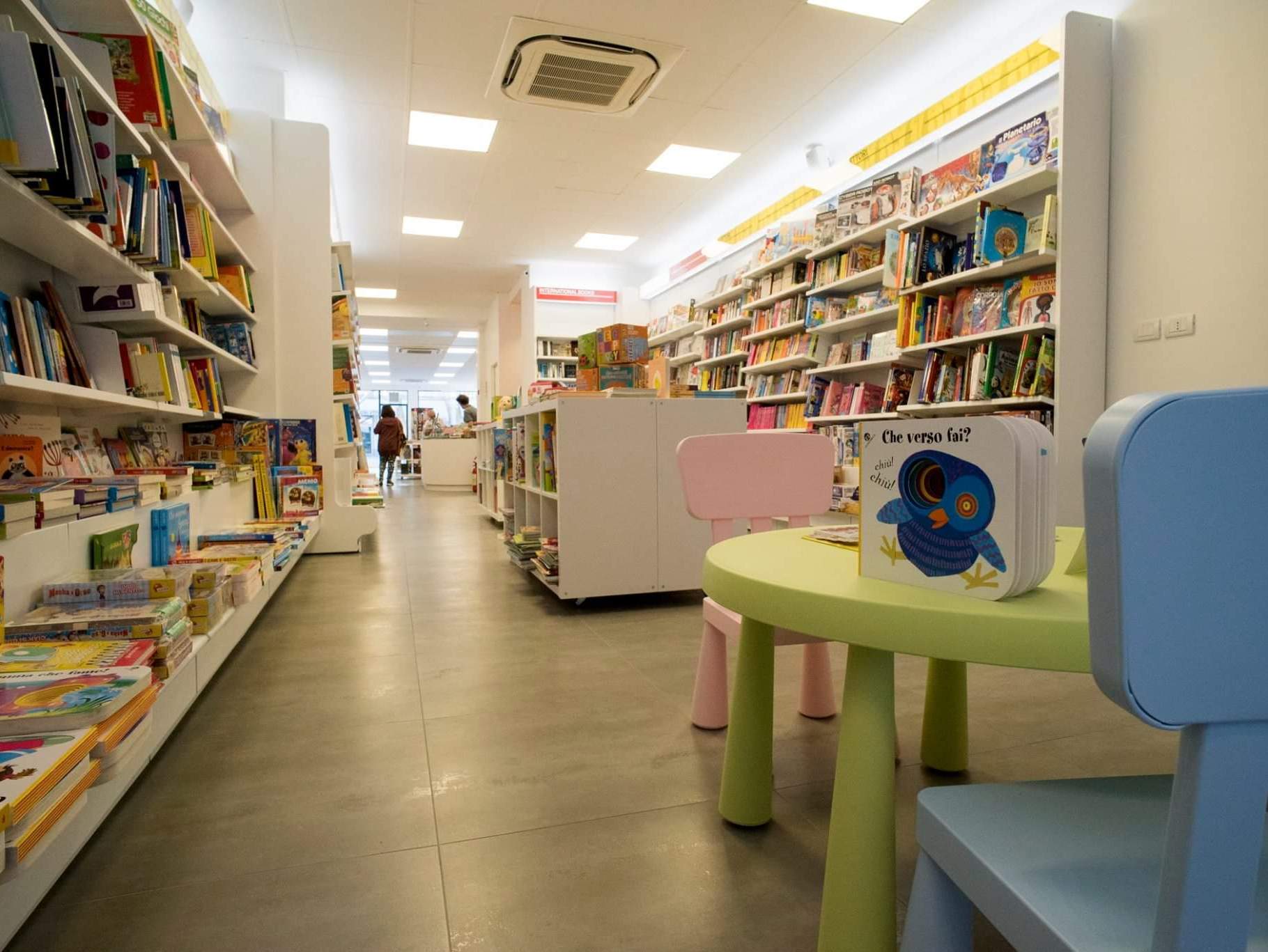 Mondadori Bookstore - Parma - Piazza Ghiaia