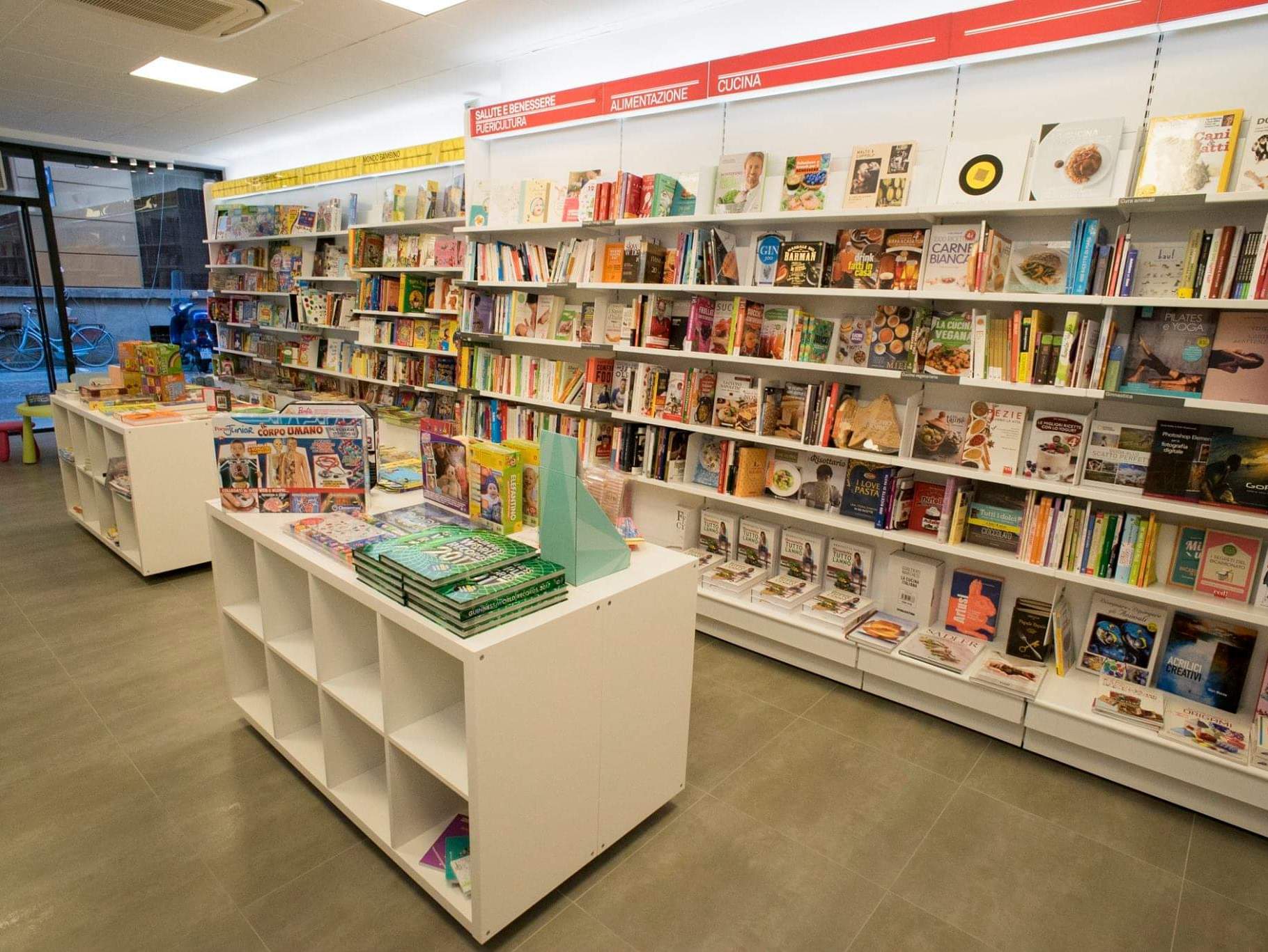 Mondadori Bookstore - Parma - Piazza Ghiaia