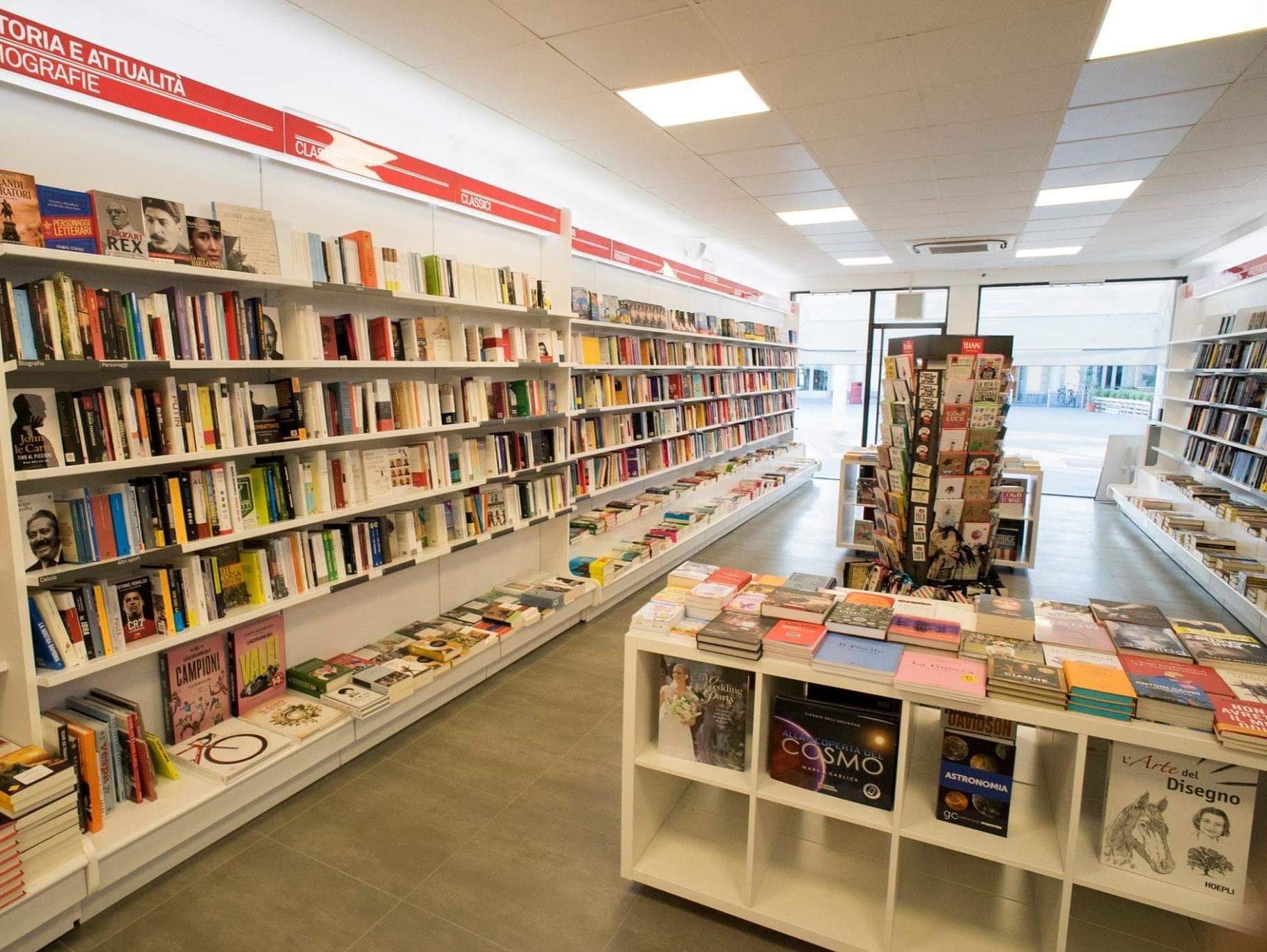 Mondadori Bookstore - Parma - Piazza Ghiaia
