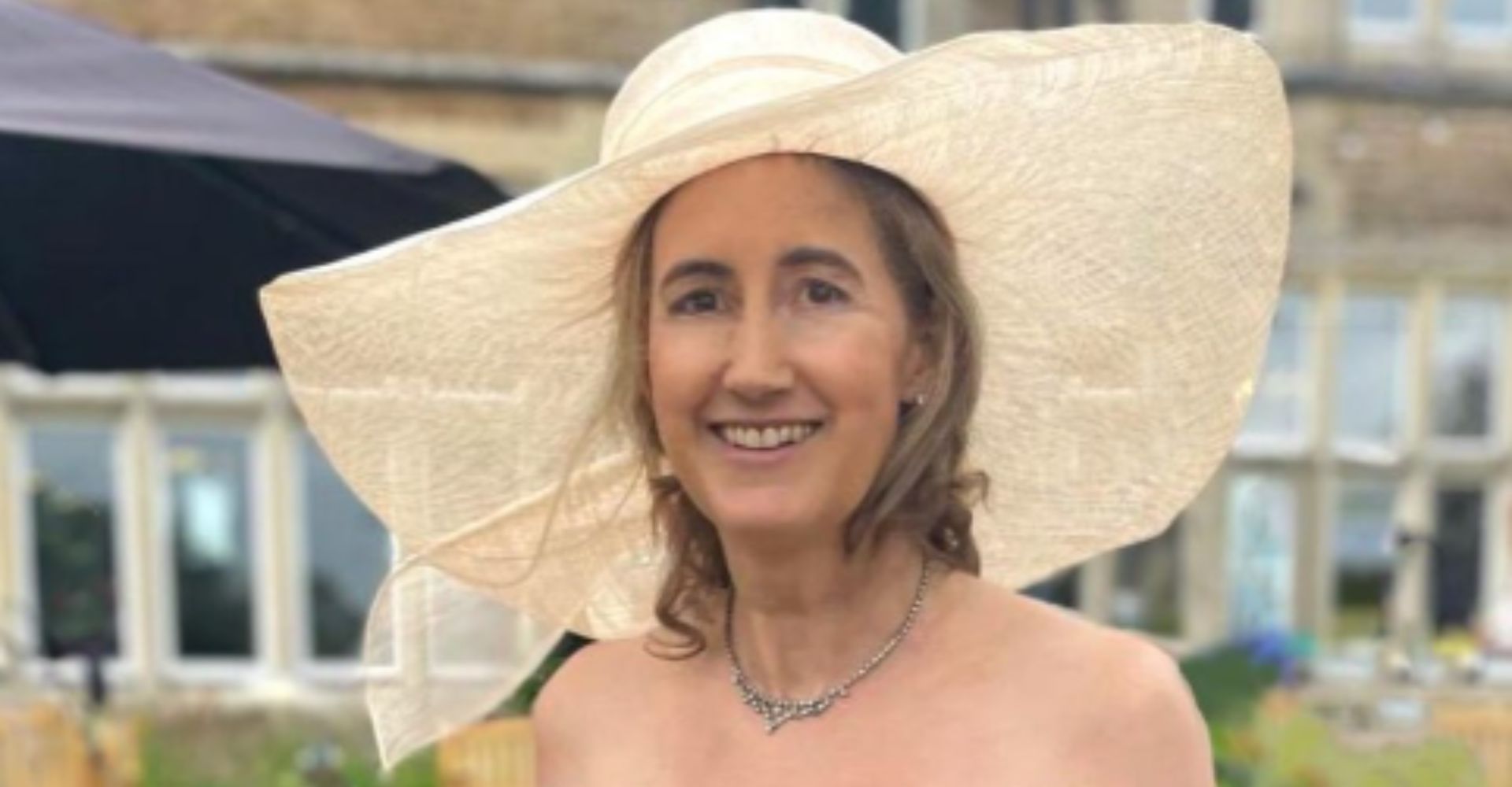 Addio alla scrittrice Sophie Kinsella, autrice "I love shopping" e altri successi