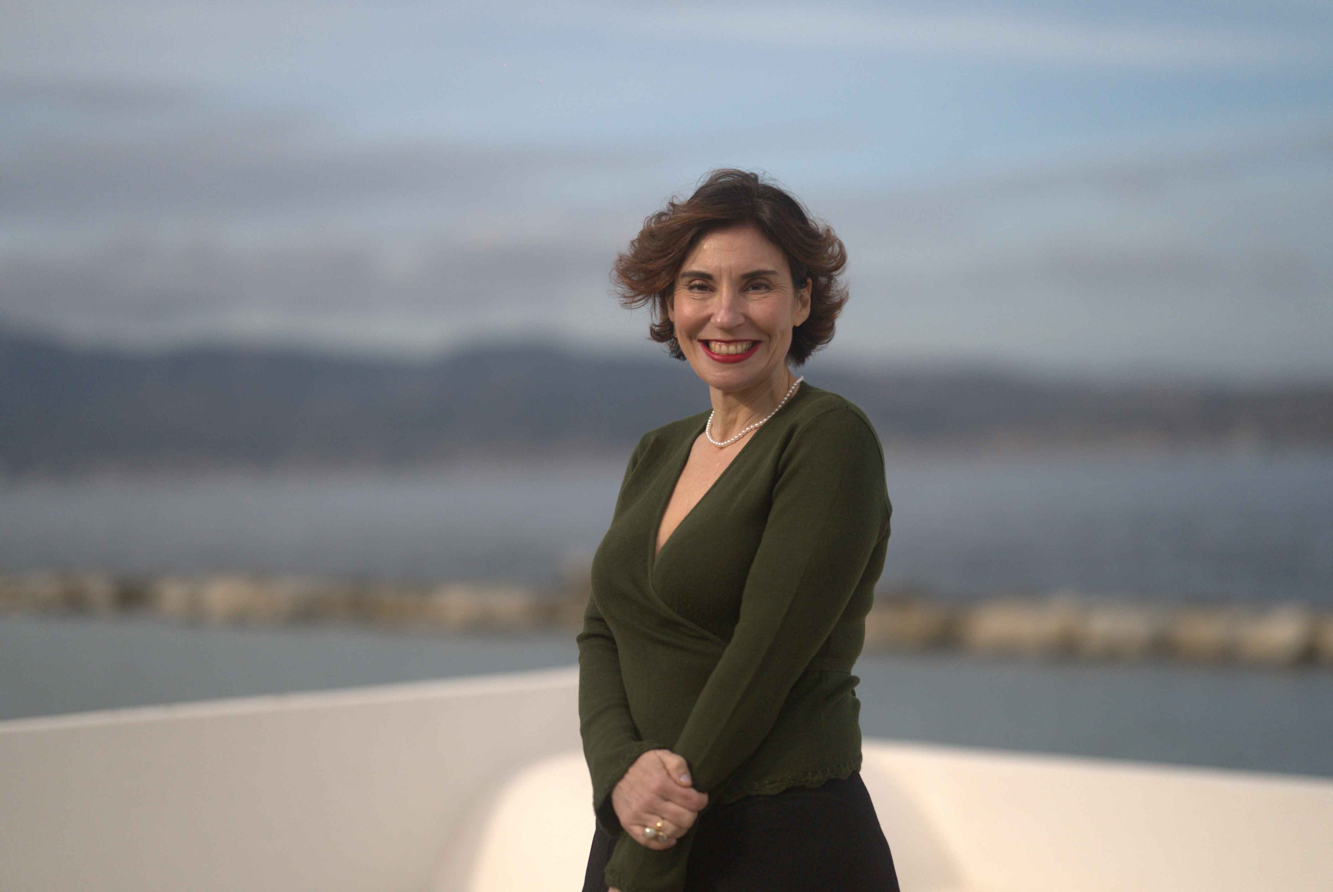 Foto della scrittrice Stefania Auci, autrice della saga dei Florio (Credits: zampediverse)