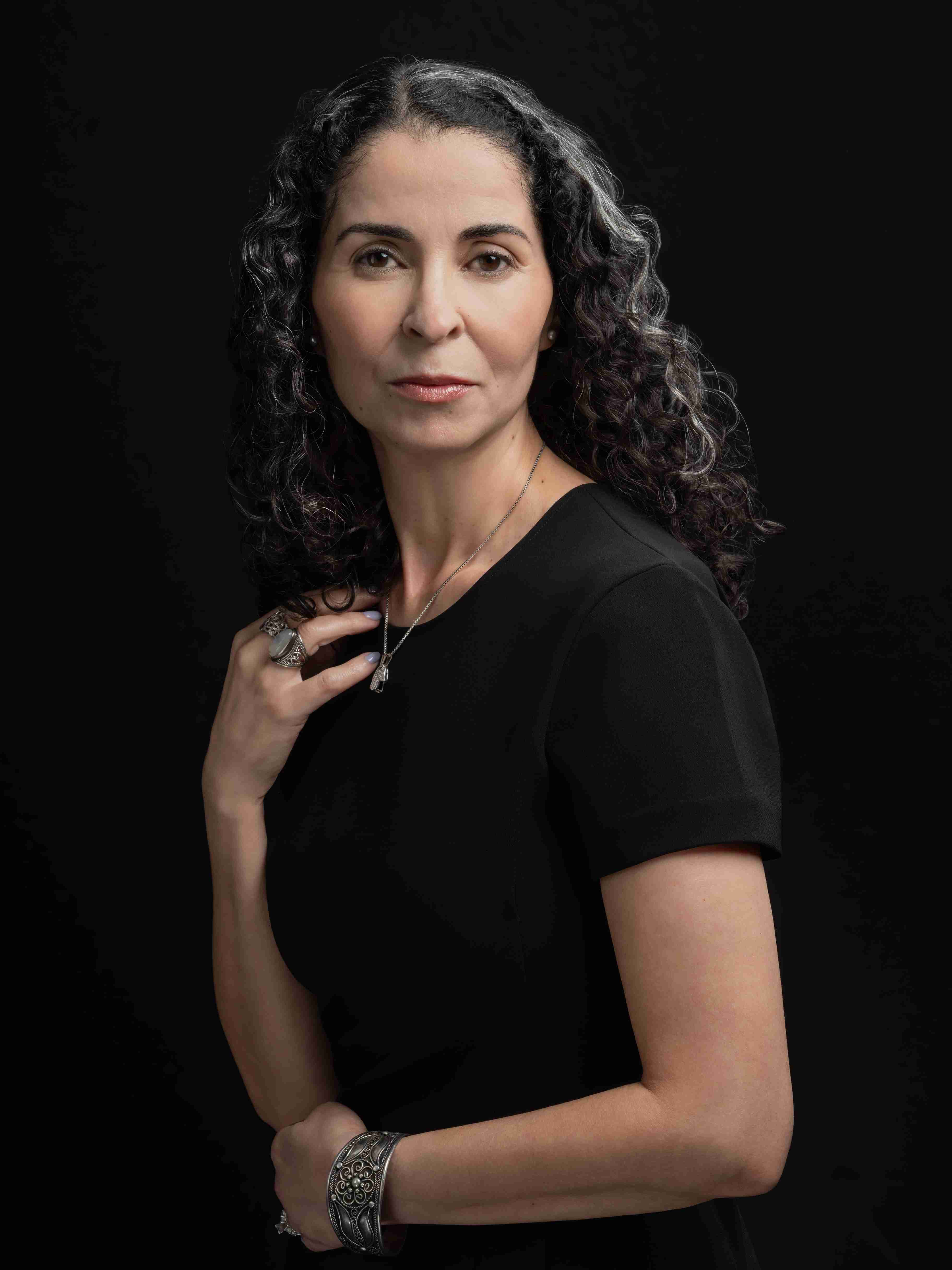 Laila Lalami nella foto di Beowulf Sheehan