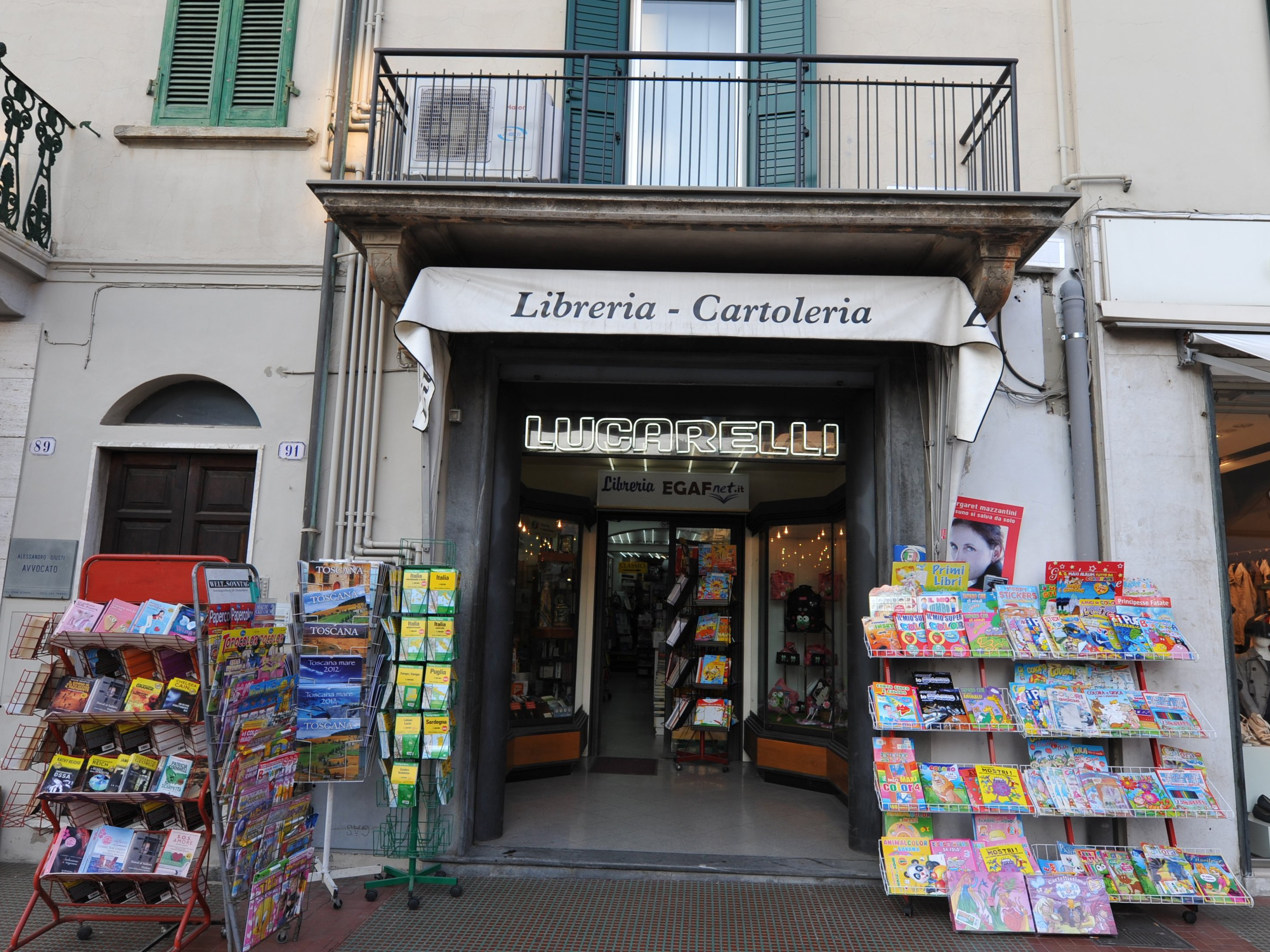 Libreria Lucarelli