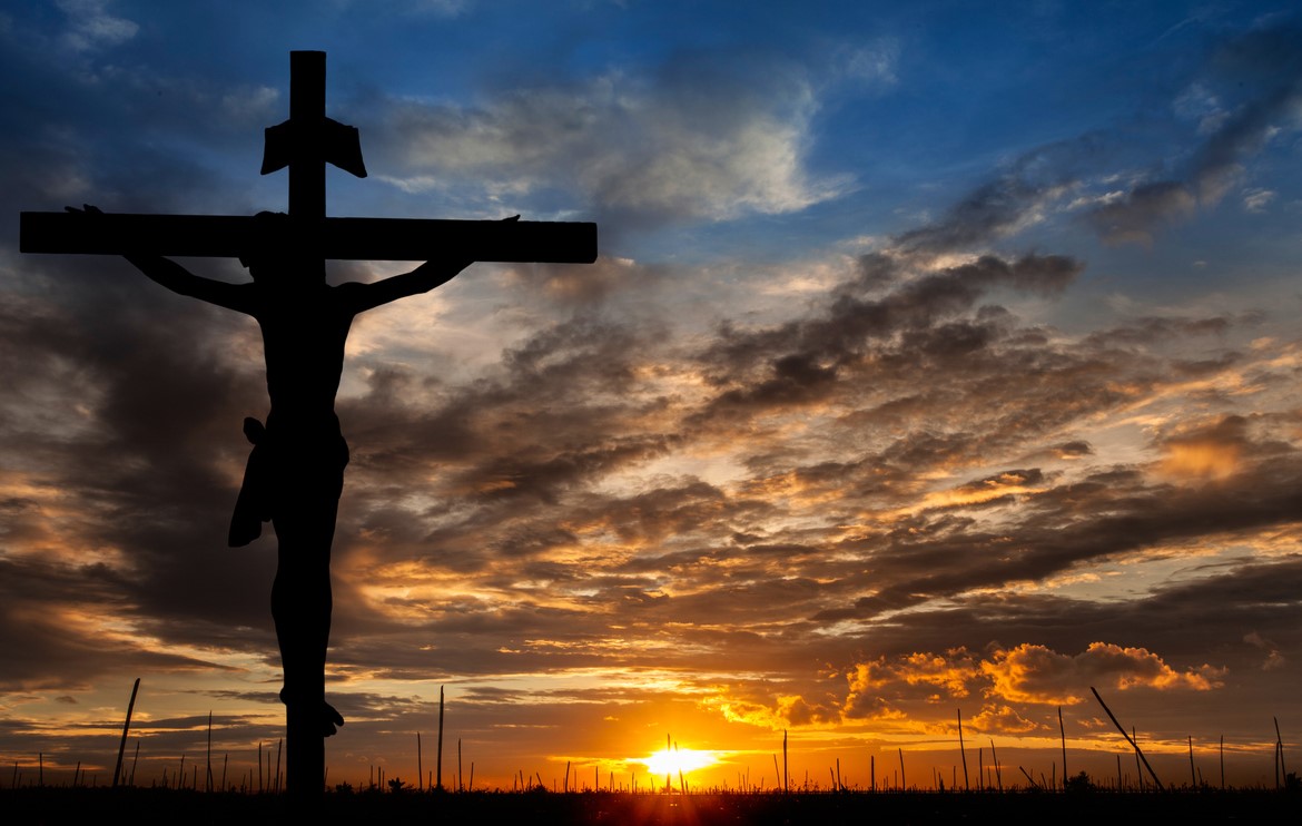 Sul Calvario il dolore non diventa odio, ma solo il centurione se n’è accorto. Noi no