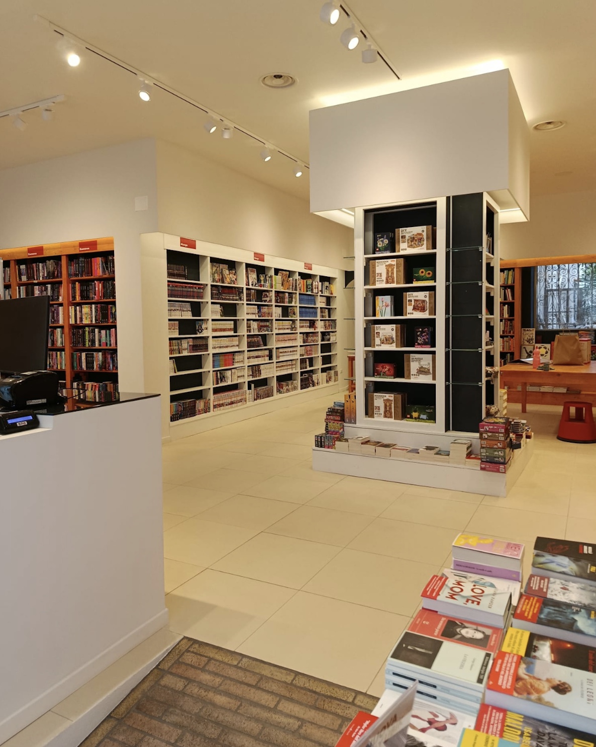 libreria Ubik scalea