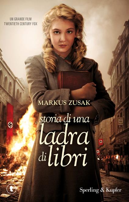 Copertina del libro Storia di una ladra di libri di Markus Zusak