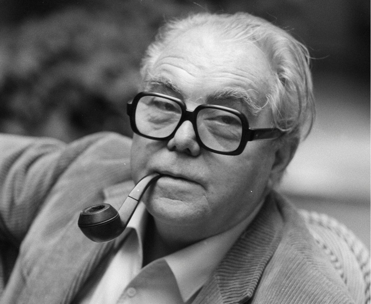 Max Frisch (nella foto di Sophie Bassouls via Getty Images)
